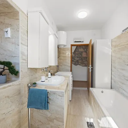 Apartment Kristijan & Jelena - Pool, Jacuzzi, Playground *