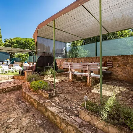 In With Pool & Jacuzzi Apartament