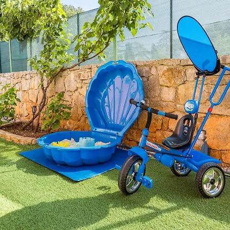Apartment Kristijan & Jelena - Pool, Jacuzzi, Playground Vodnjan