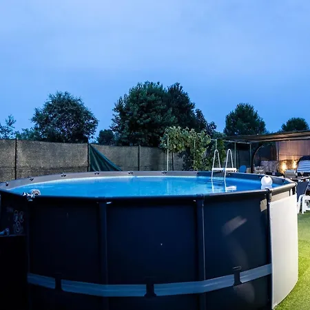 דירה In With Pool & Jacuzzi וודניאן