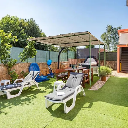 In With Pool & Jacuzzi דירה *