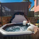 In With Pool & Jacuzzi