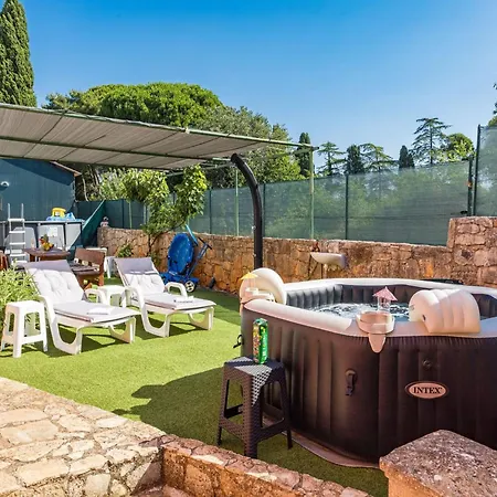 Appartement Kristijan & Jelena - Pool, Jacuzzi, Playground