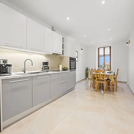 아파트 In With Pool & Jacuzzi