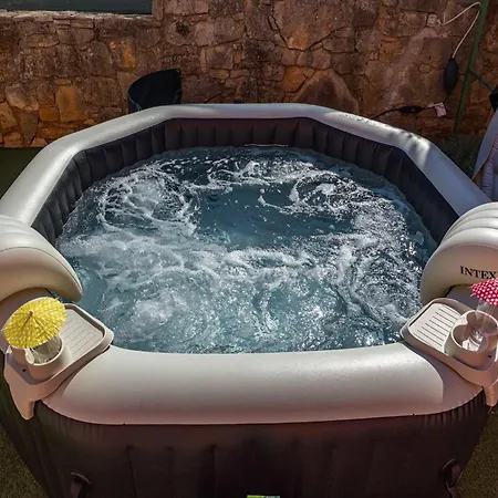 Lägenhet In With Pool & Jacuzzi Vodnjan
