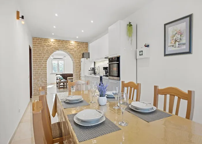 아파트 In With Pool & Jacuzzi